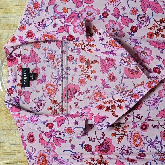 Torrid | Women | Top | Tie Front | Pink | Size 4 (Equiv 3x) - Picture 8 of 9